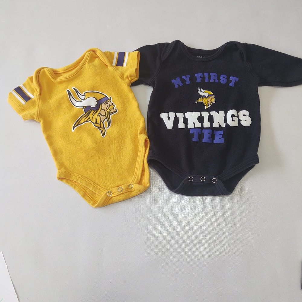 3 month Minnesota Vikings lot long sleeve short